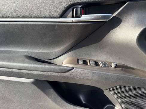 Used 2021 Toyota Camry SE image 17