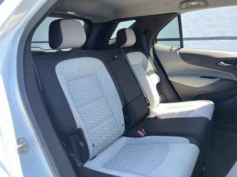 Used 2022 Chevrolet Equinox LS w/ LS Convenience Package FWD image 32