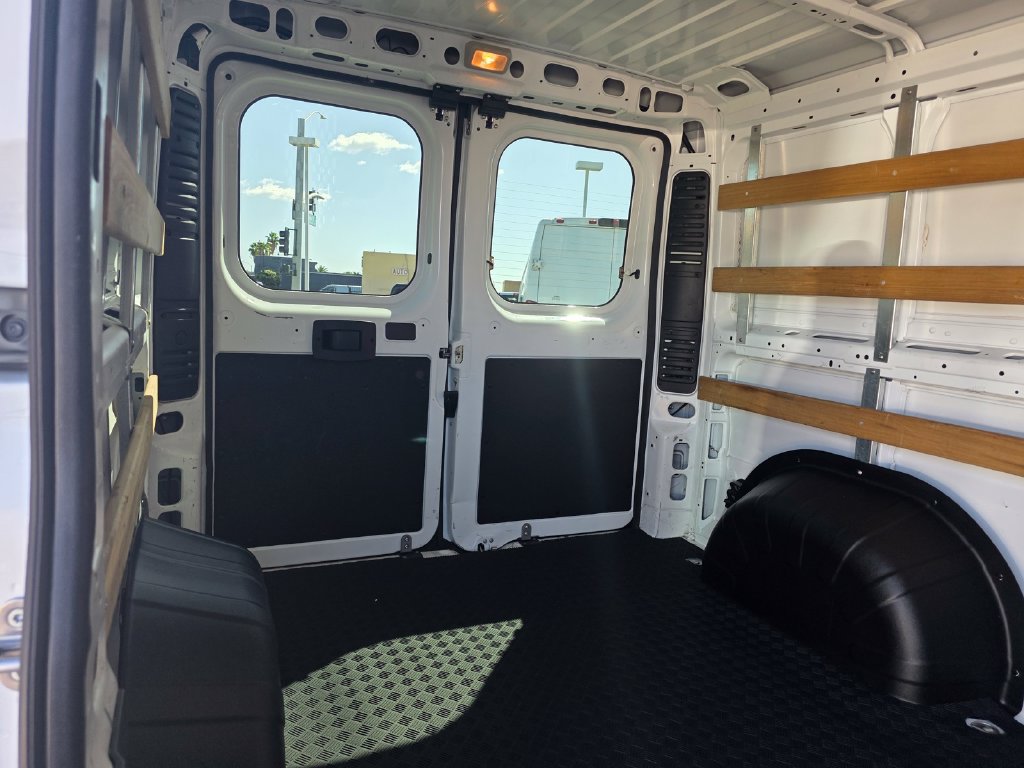 Used 2025 RAM ProMaster 2500 w/ U-Haul Equipment Group FWD image 18