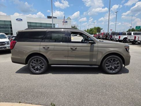 New 2026 Ford Expedition Platinum w/ Stealth Appearance Package AWD/4WD image 13