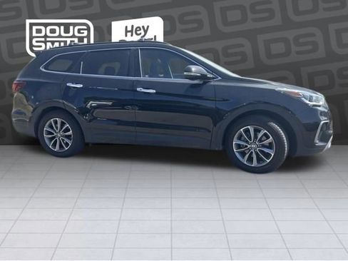 Used 2017 Hyundai Santa Fe Limited FWD image 1