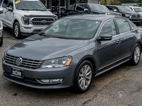 Used 2013 Volkswagen Passat 2.5 SEL Premium FWD image 4