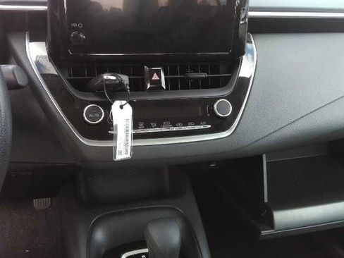 Used 2023 Toyota Corolla LE image 8