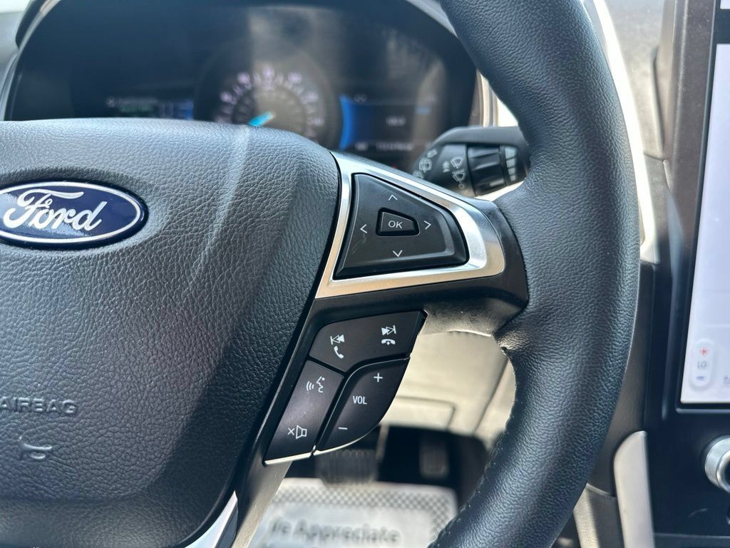 Used 2024 Ford Edge SEL w/ Convenience Package AWD/4WD image 16
