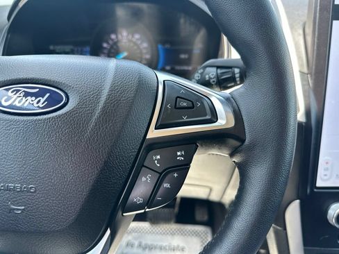 Used 2024 Ford Edge SEL w/ Convenience Package AWD/4WD image 16