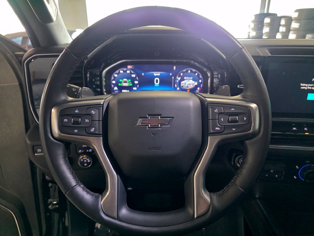 Used 2024 Chevrolet Silverado 1500 RST w/ Redline Edition AWD/4WD image 9