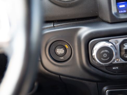Used 2023 Jeep Wrangler Unlimited Sahara w/ Cold Weather Group AWD/4WD image 13