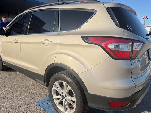 Used 2017 Ford Escape SE w/ Equipment Group 201A FWD image 7