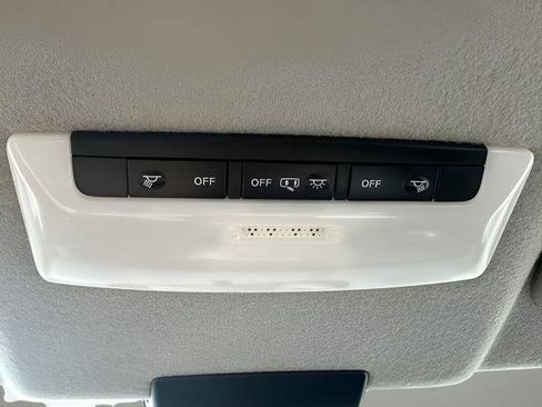 Certified 2025 Nissan Kicks Play S FWD image 33