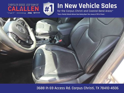 Used 2023 Jeep Cherokee Altitude Lux AWD/4WD image 19