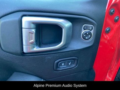 Used 2020 Jeep Wrangler Unlimited Sahara AWD/4WD image 9