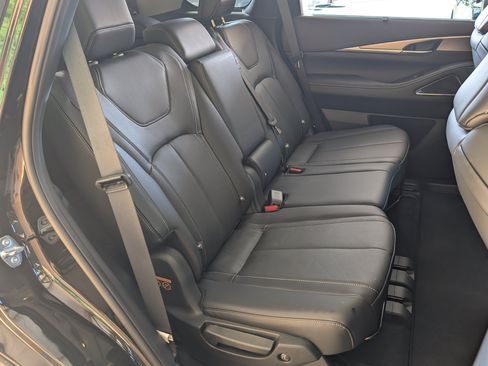 Used 2025 INFINITI QX60 Luxe w/ Vision Package FWD image 21