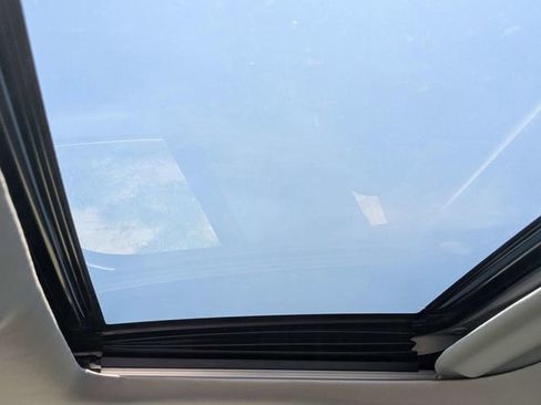 Used 2021 Toyota Highlander XLE FWD image 20