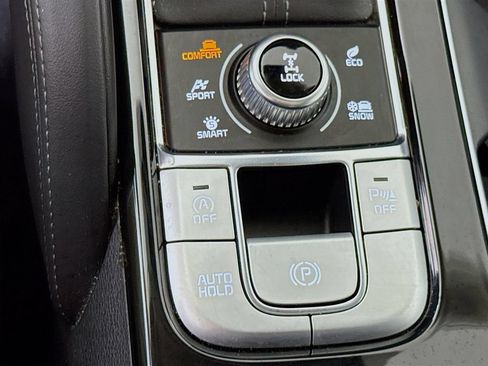 Certified 2022 Kia Telluride EX w/ EX Premium Package AWD/4WD image 13