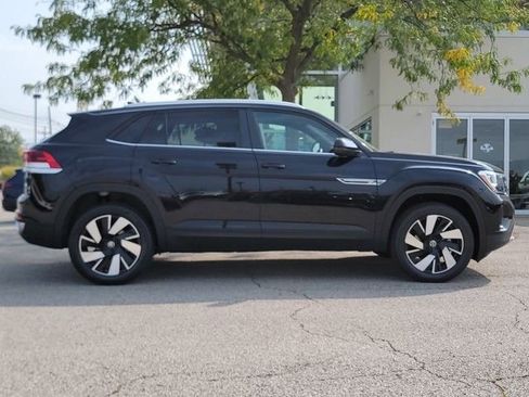 New 2026 Volkswagen Atlas Cross Sport SE image 3