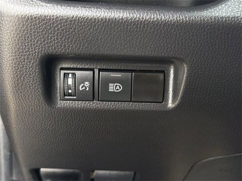 Used 2025 Toyota RAV4 XLE image 25