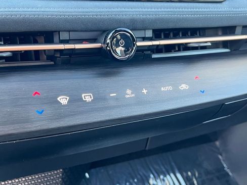 Used 2023 Nissan Ariya image 32