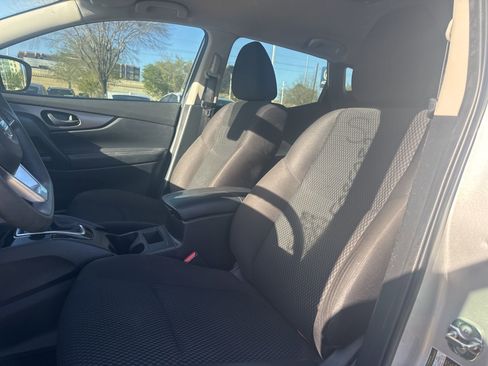 Used 2022 Nissan Rogue Sport S image 9