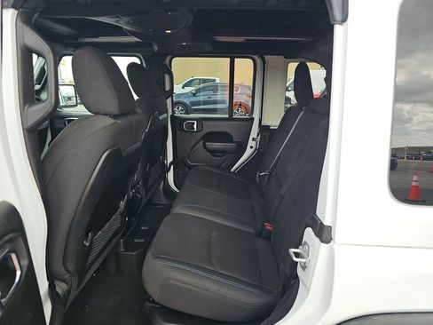 Used 2025 Jeep Wrangler Unlimited Rubicon 4xe w/ Convenience Group image 5