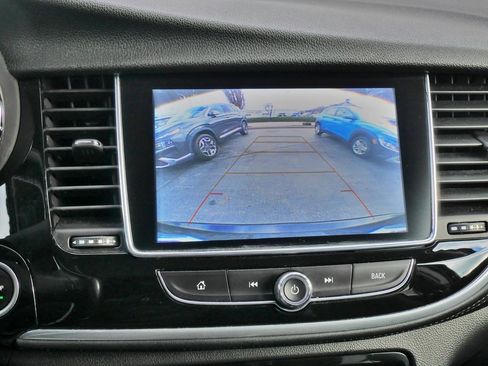 Used 2019 Buick Encore Sport Touring image 32