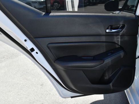 Used 2022 Nissan Altima 2.5 SR w/ Midnight Edition Package FWD image 33