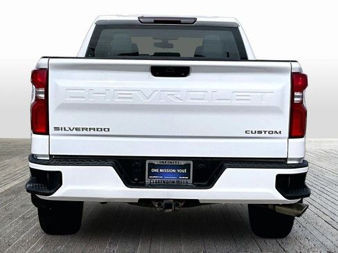 Used 2019 Chevrolet Silverado 1500 Custom w/ Custom Value Package AWD/4WD image 7