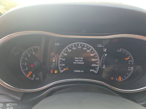 Used 2020 Jeep Grand Cherokee Laredo w/ Laredo X Package image 11