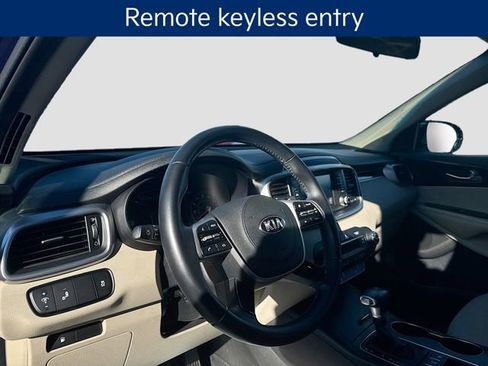 Used 2020 Kia Sorento S image 10