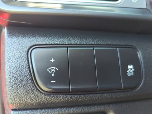 Used 2017 Kia Niro LX image 32