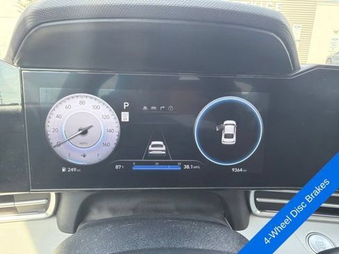 Used 2024 Hyundai Elantra Limited FWD image 9