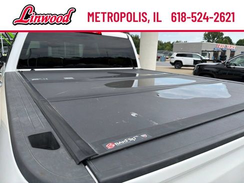 Used 2017 GMC Sierra 1500 SLT w/ SLT Premium Package AWD/4WD image 13
