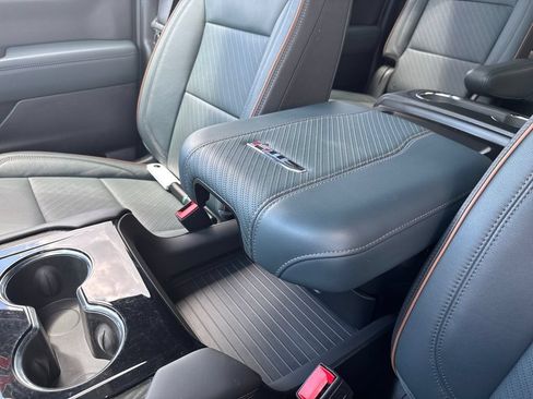Certified 2025 GMC Yukon XL AT4 w/ AT4 Premium Package AWD/4WD image 50