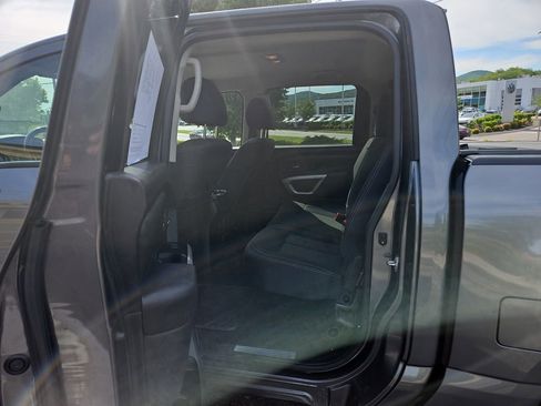Used 2019 Nissan Titan SV w/ SV Convenience Package AWD/4WD image 27