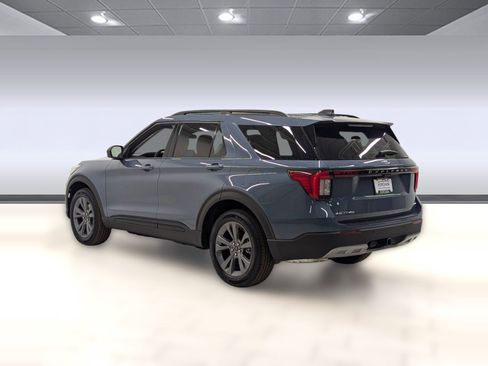 New 2026 Ford Explorer Active w/ Active Comfort Package AWD/4WD image 2