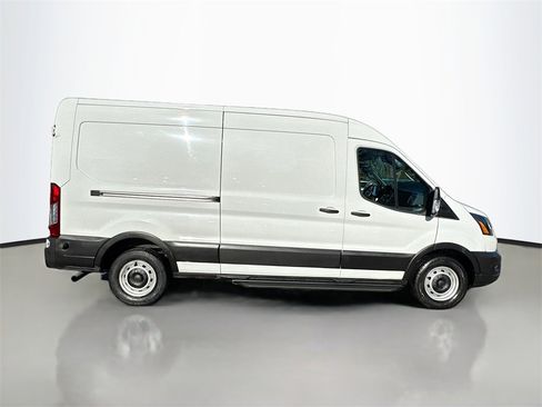 Used 2020 Ford Transit 250 Medium Roof image 9