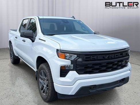 Used 2024 Chevrolet Silverado 1500 Custom w/ Turbomax Blackout Package AWD/4WD image 5