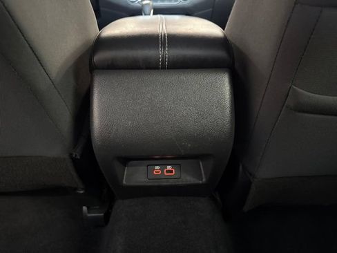Used 2024 Nissan Altima 2.5 SV FWD image 35