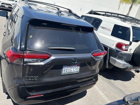 Used 2021 Toyota RAV4 SE w/ Weather & Moonroof Package AWD/4WD image 7