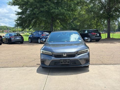 Used 2022 Honda Civic Sport image 2