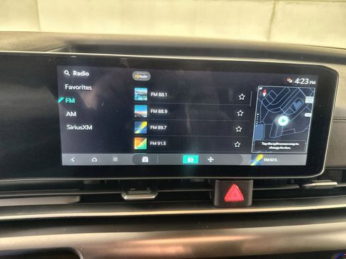 New 2026 Kia Carnival FWD image 18