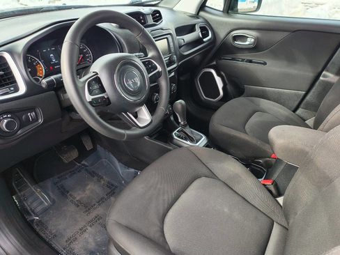 Used 2019 Jeep Renegade Sport image 9