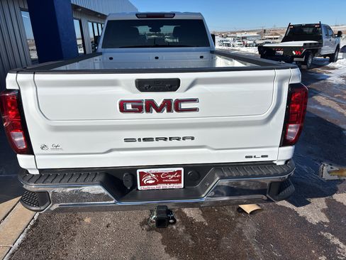 Used 2024 GMC Sierra 3500 SLE w/ SLE Convenience Package image 7