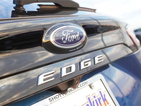 Used 2024 Ford Edge Titanium image 12