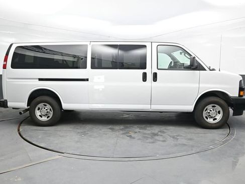 Used 2024 Chevrolet Express 3500 LS RWD image 9