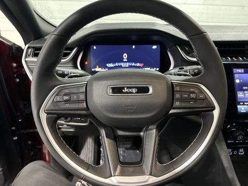 Used 2023 Jeep Grand Cherokee L Laredo image 25