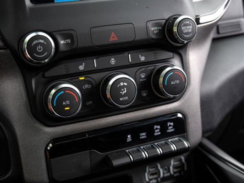 Used 2023 RAM 1500 Big Horn AWD/4WD image 36