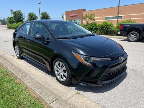 Used 2024 Toyota Corolla LE FWD image 2