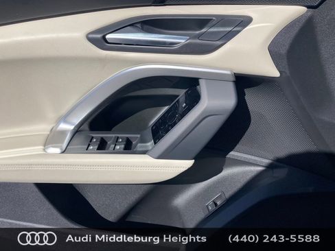 Used 2025 Audi Q5 Premium w/ Convenience Package AWD/4WD image 15