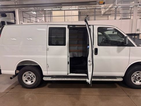 Used 2025 GMC Savana 2500 w/ Driver Convenience Package RWD image 21