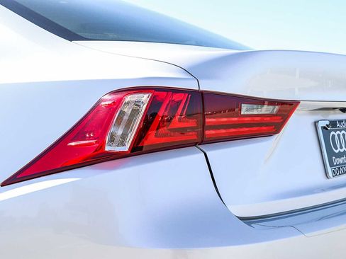 Used 2016 Lexus IS 200t image 12